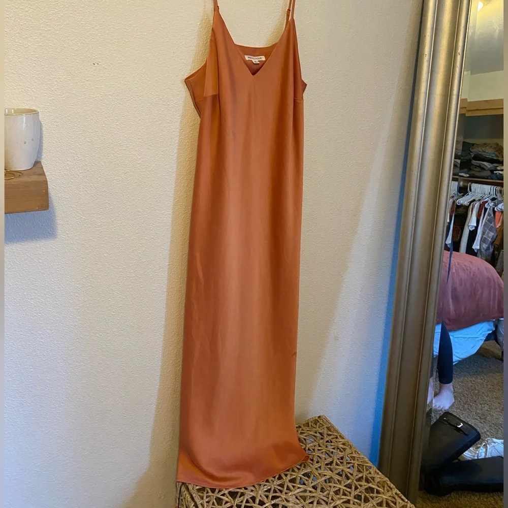 Prologue dress - Picture 1 of 4